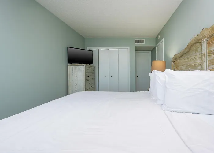 Apartment Island Winds East 107