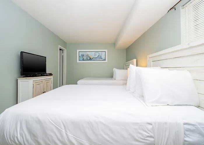 Island Winds East 107 Apartment
