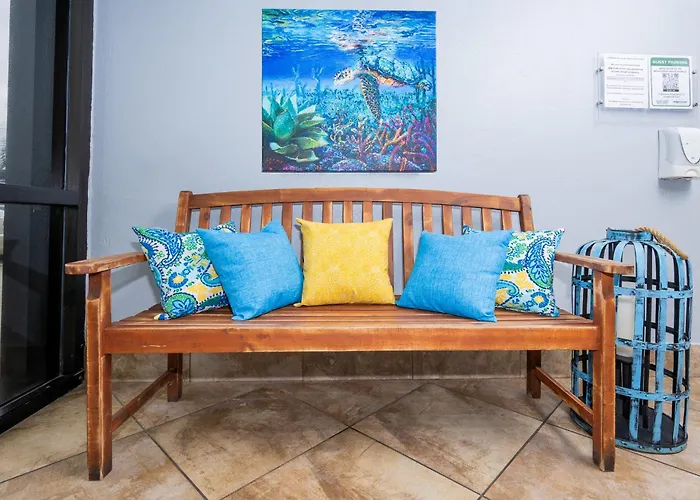 Apartment Island Winds East 107 *